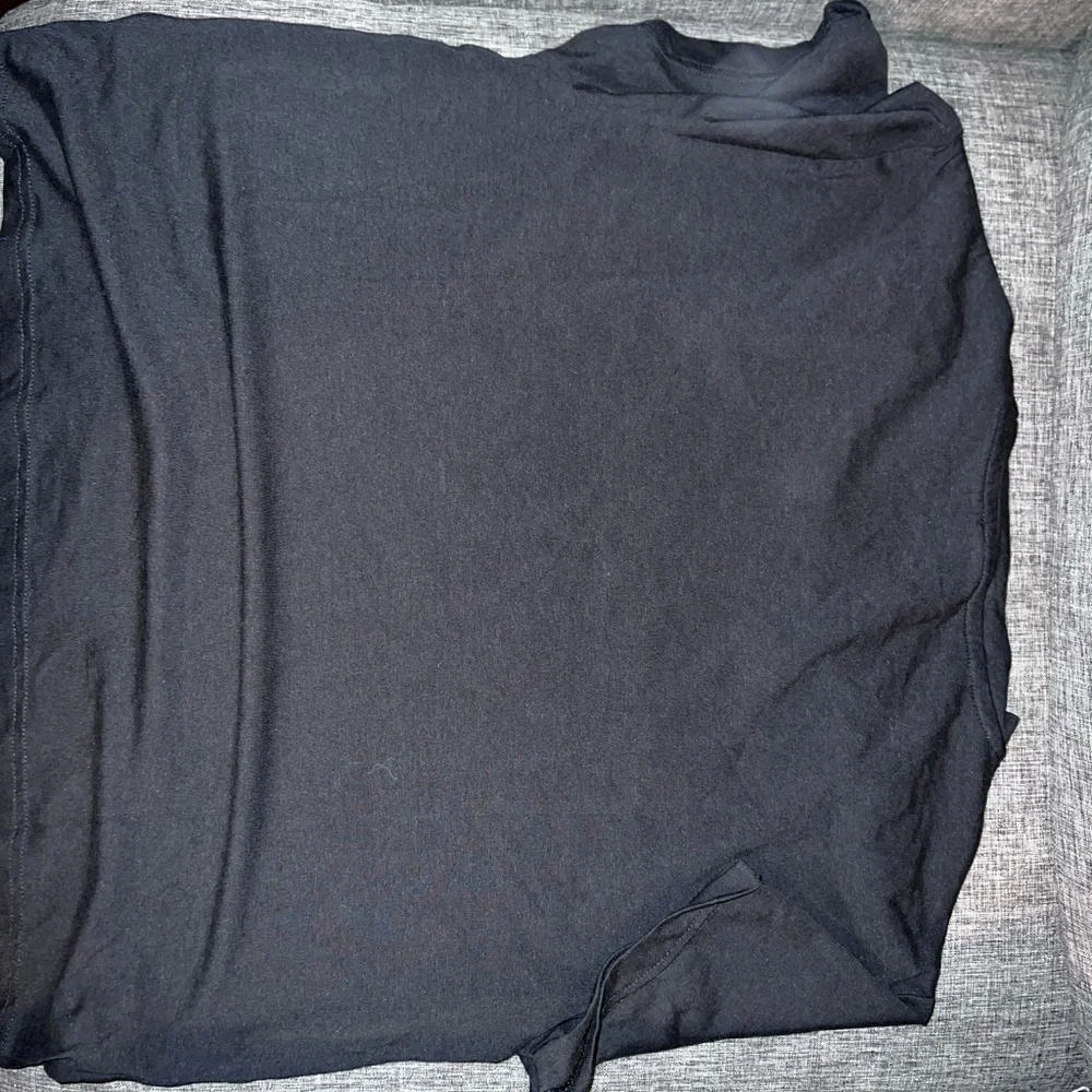 Gymshark Logo Shirt - Picture 4 of 4